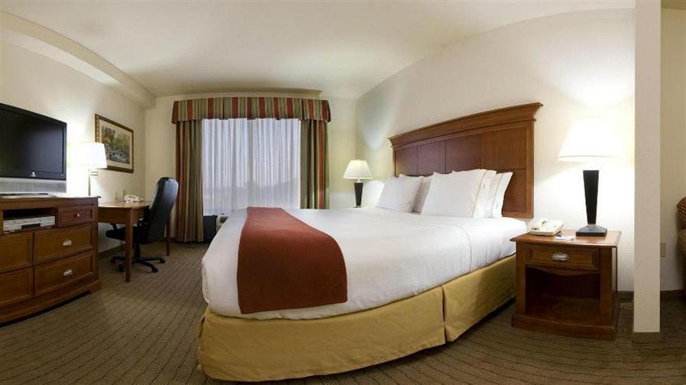 Holiday Inn Express & Suites Dyersburg By Ihg Экстерьер фото