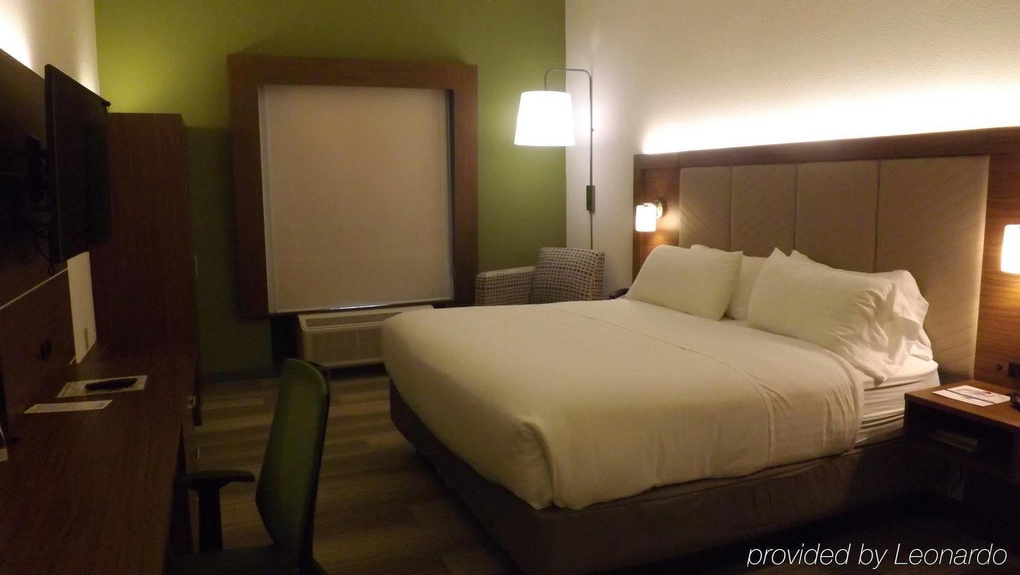 Holiday Inn Express & Suites Dyersburg By Ihg Экстерьер фото