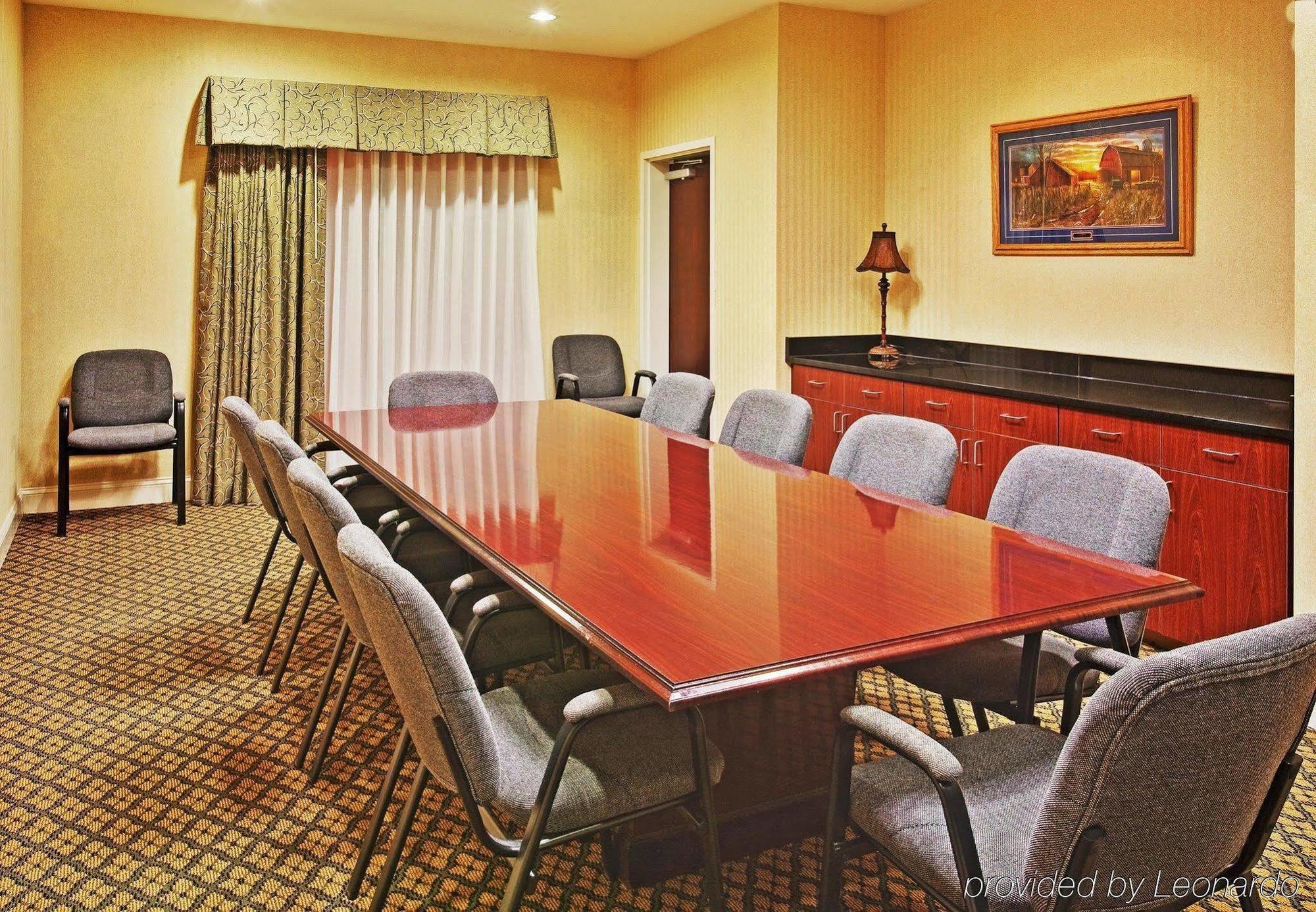 Holiday Inn Express & Suites Dyersburg By Ihg Удобства фото
